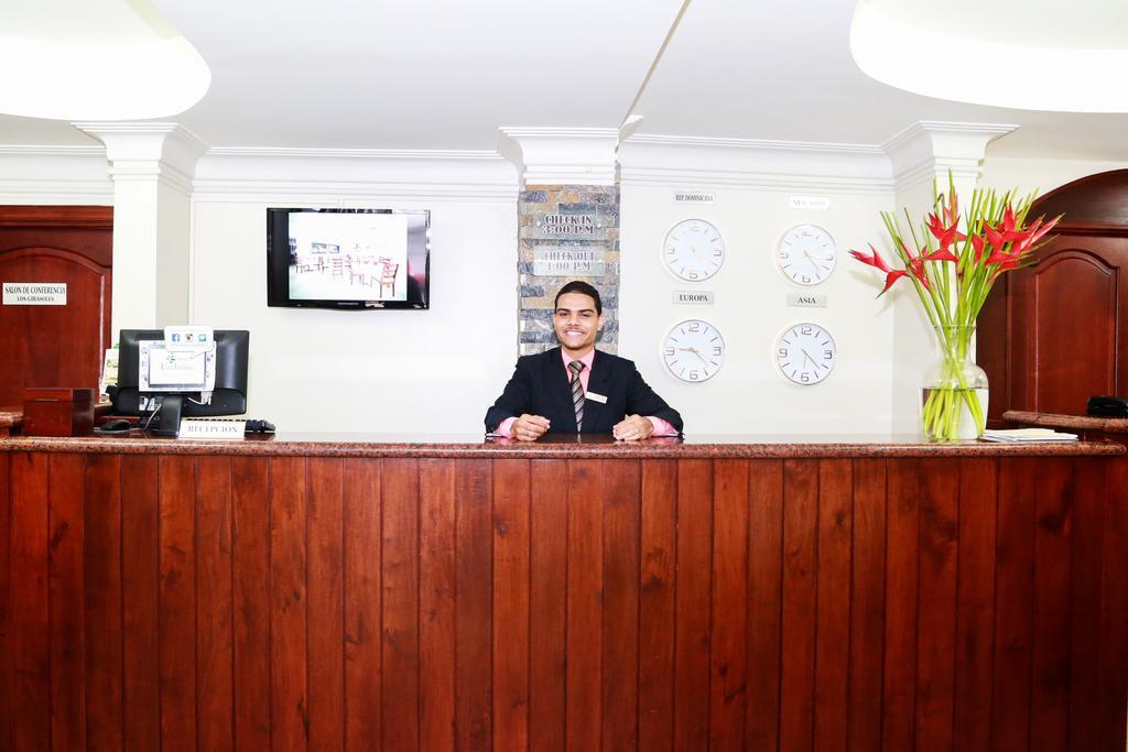 Hotel Los Jardines 산티아고 데 로스 카바예로스 외부 사진